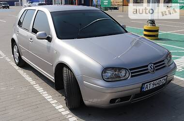 Хэтчбек Volkswagen Golf 2003 в Калуше