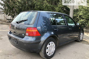 Хэтчбек Volkswagen Golf 2000 в Черкассах