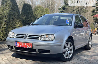 Хэтчбек Volkswagen Golf 2003 в Дрогобыче