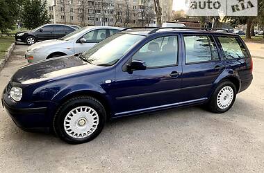 Універсал Volkswagen Golf 2000 в Вінниці