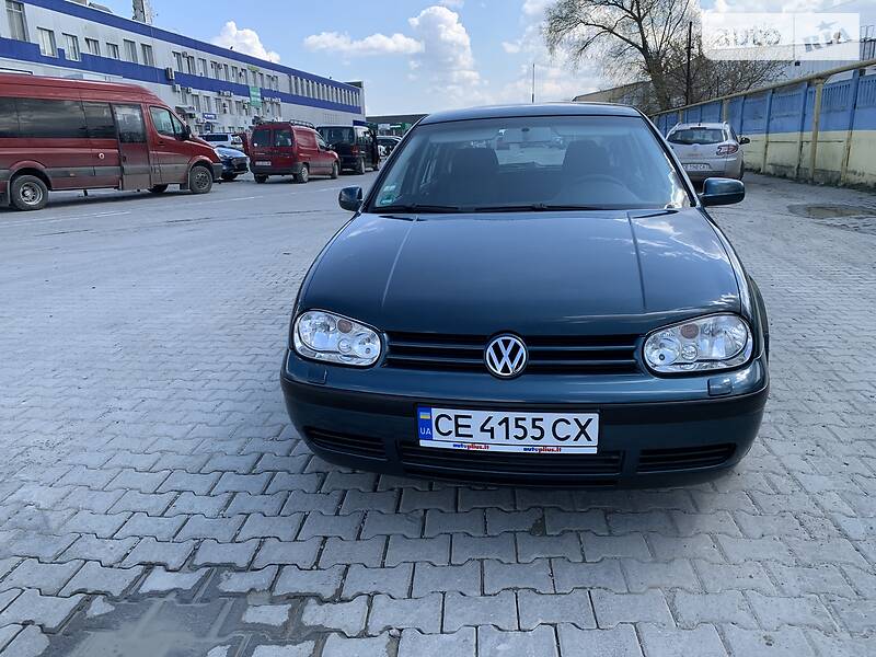 Хэтчбек Volkswagen Golf 2003 в Черновцах