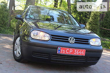 Хэтчбек Volkswagen Golf 2003 в Дрогобыче