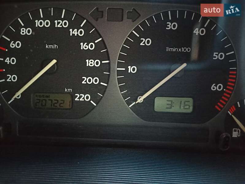 Хетчбек Volkswagen Golf 1995 в Городку