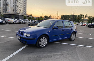 Хэтчбек Volkswagen Golf 2002 в Буче