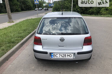 Хетчбек Volkswagen Golf 2000 в Луцьку