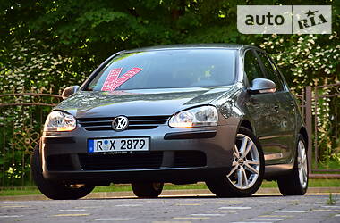 Хетчбек Volkswagen Golf 2006 в Дрогобичі