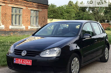Хэтчбек Volkswagen Golf 2004 в 