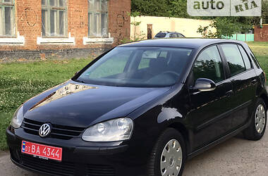 Хэтчбек Volkswagen Golf 2004 в 