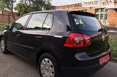 Хэтчбек Volkswagen Golf 2004 в 
