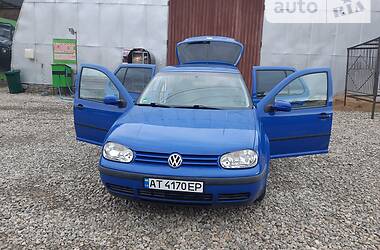 Хэтчбек Volkswagen Golf 2000 в Косове