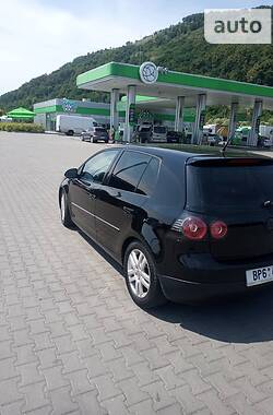 Хэтчбек Volkswagen Golf 2008 в Ужгороде