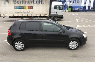 Хэтчбек Volkswagen Golf 2005 в Ковеле