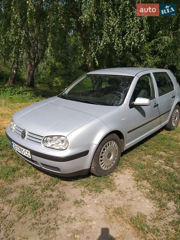 Хетчбек Volkswagen Golf 2000 в Чернігові