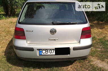 Хетчбек Volkswagen Golf 2000 в Чернігові