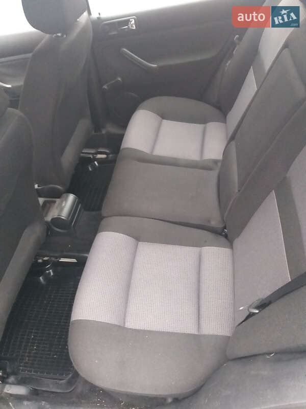 Хетчбек Volkswagen Golf 2000 в Чернігові