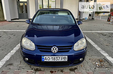 Хэтчбек Volkswagen Golf 2006 в Рахове