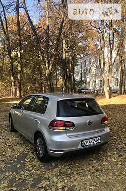 Хетчбек Volkswagen Golf 2010 в Києві