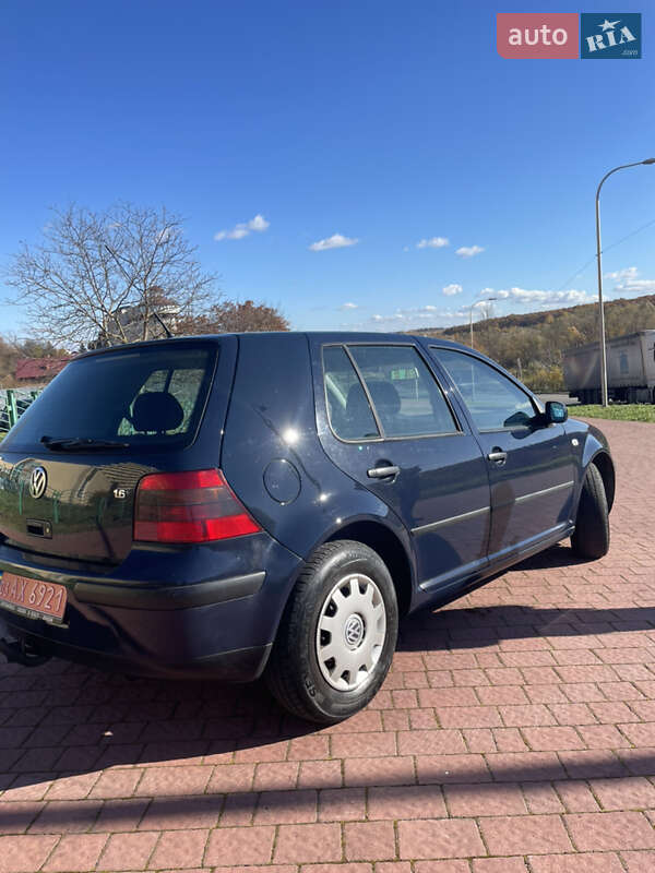 Хетчбек Volkswagen Golf 2001 в Трускавці