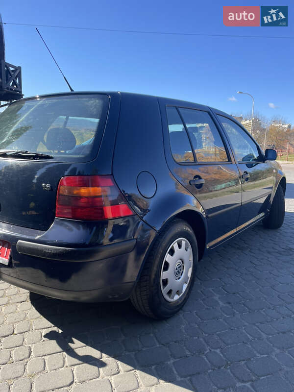 Хетчбек Volkswagen Golf 2001 в Трускавці