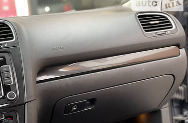 Универсал Volkswagen Golf 2010 в 