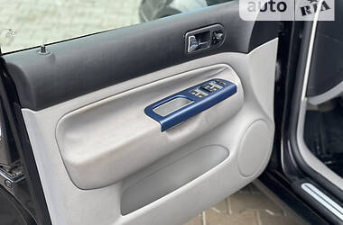 Хетчбек Volkswagen Golf 2000 в 