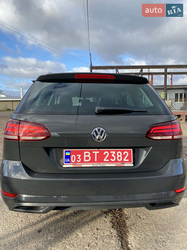 Універсал Volkswagen Golf 2017 в Нововолинську