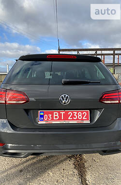 Універсал Volkswagen Golf 2017 в Нововолинську