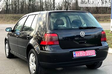 Хэтчбек Volkswagen Golf 2003 в Лубнах