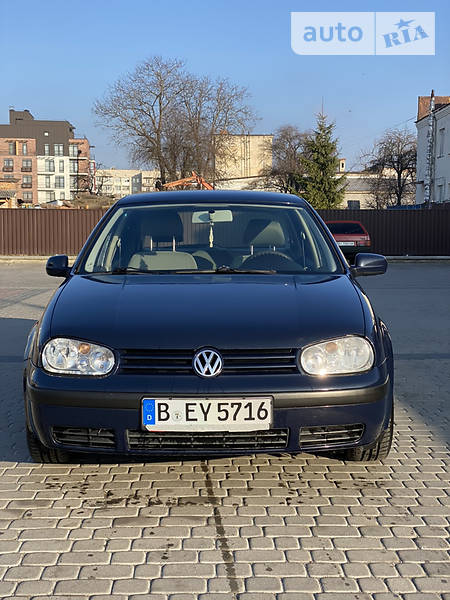 Хетчбек Volkswagen Golf 2002 в Старокостянтинові