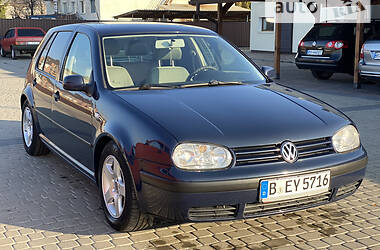 Хетчбек Volkswagen Golf 2002 в Старокостянтинові