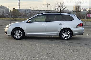 Універсал Volkswagen Golf 2010 в 