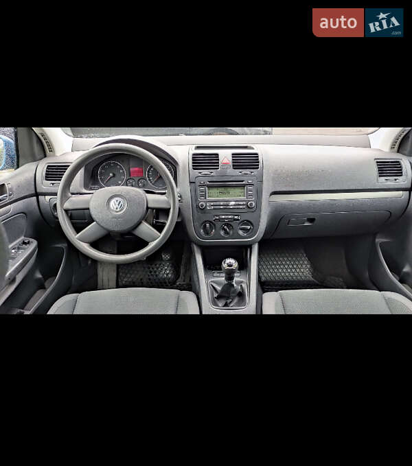 Хетчбек Volkswagen Golf 2004 в Подільську