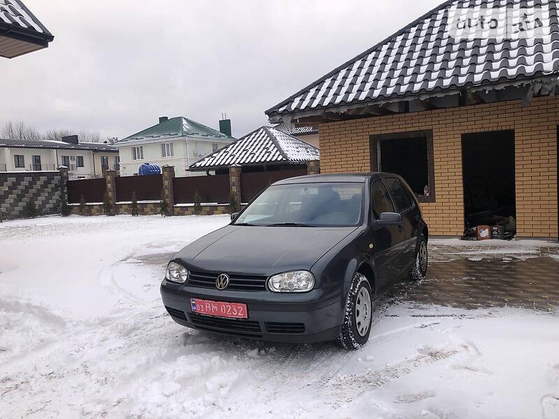 Хэтчбек Volkswagen Golf 2000 в Ровно