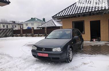 Хэтчбек Volkswagen Golf 2000 в Ровно