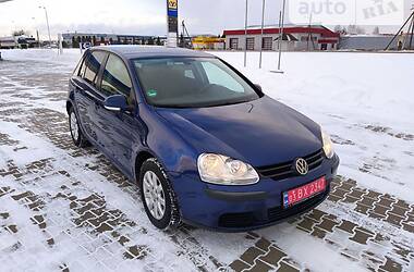 Хетчбек Volkswagen Golf 2005 в Сарнах