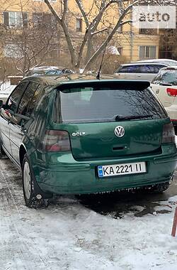 Хетчбек Volkswagen Golf 2003 в Києві