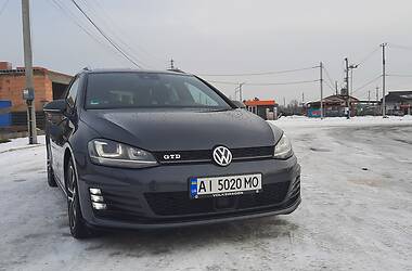 Універсал Volkswagen Golf 2016 в Бучі