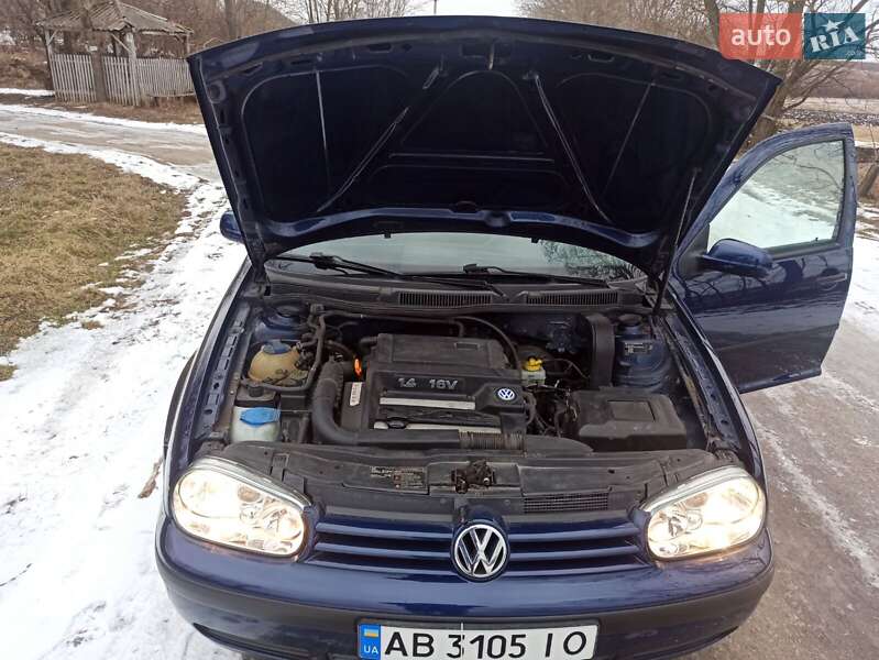 Хетчбек Volkswagen Golf 2001 в Тульчині
