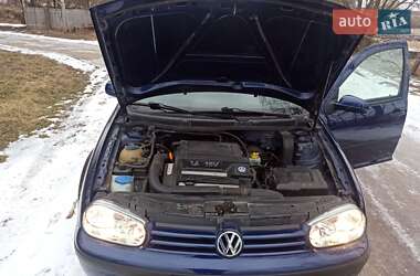 Хэтчбек Volkswagen Golf 2001 в Тульчине