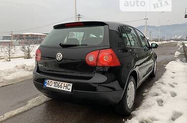 Хэтчбек Volkswagen Golf 2004 в Хусте