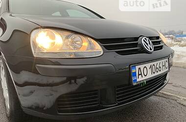 Хэтчбек Volkswagen Golf 2004 в Хусте