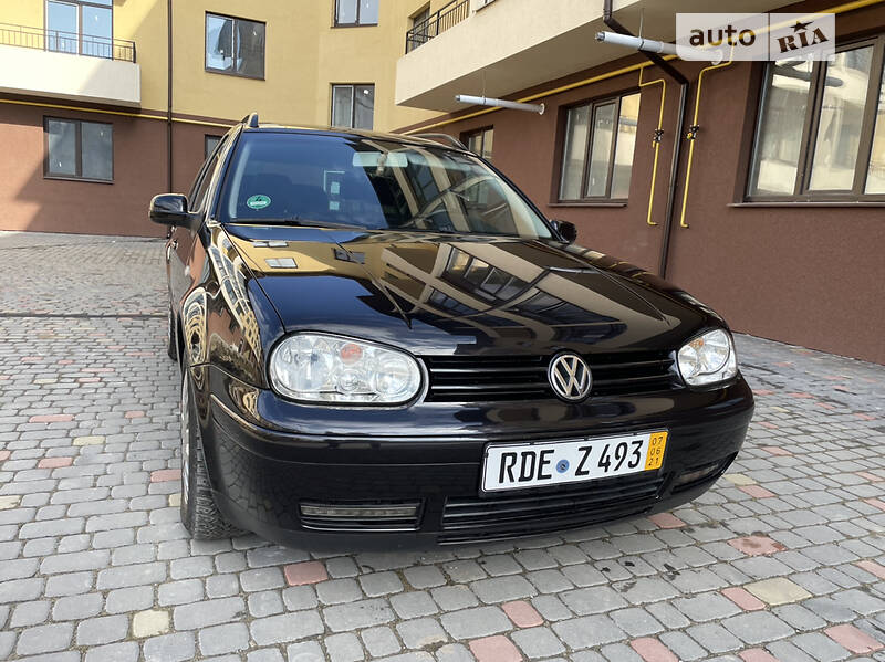 Универсал Volkswagen Golf 2003 в Богородчанах