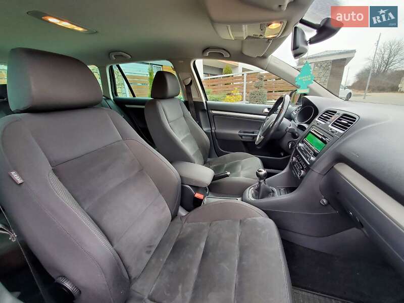 Универсал Volkswagen Golf 2012 в Стрые