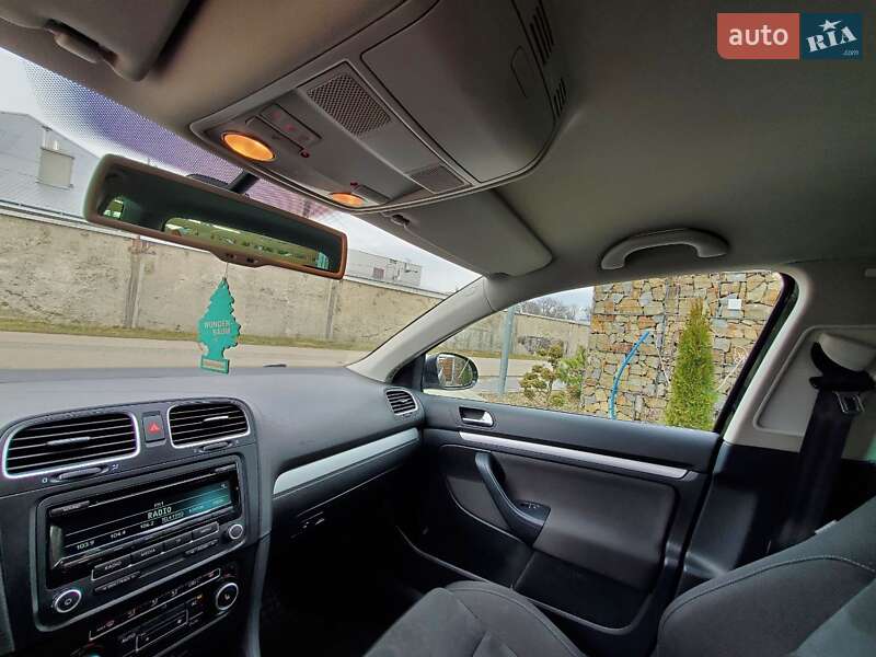 Универсал Volkswagen Golf 2012 в Стрые