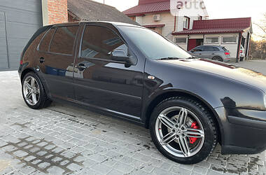 Хэтчбек Volkswagen Golf 1998 в 
