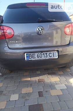 Хэтчбек Volkswagen Golf 2008 в 