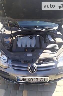 Хэтчбек Volkswagen Golf 2008 в 