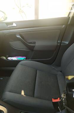 Хэтчбек Volkswagen Golf 2008 в 