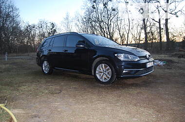Універсал Volkswagen Golf 2017 в Києві
