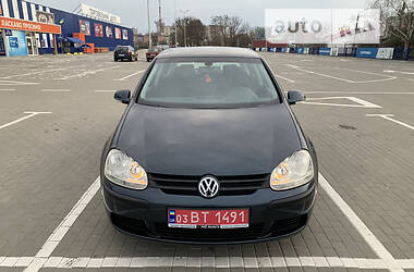 Хэтчбек Volkswagen Golf 2004 в Ковеле